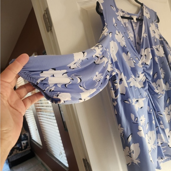 PLUS SIZE-COLD SHOURDER BLOUSE - Picture 7 of 8